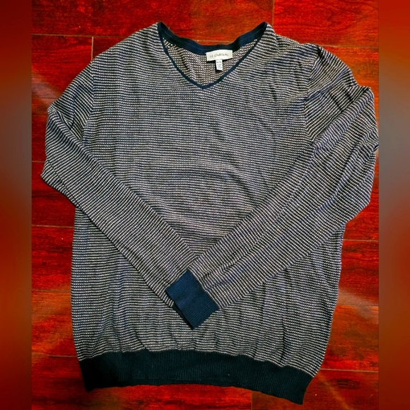 Le Chateau v neck sweater - Picture 1 of 2
